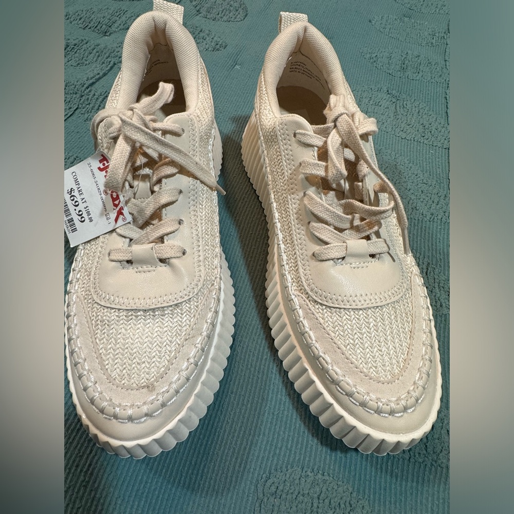 NWOB Women’s Dolce Vita Denae Platform Sneakers Size 8.5